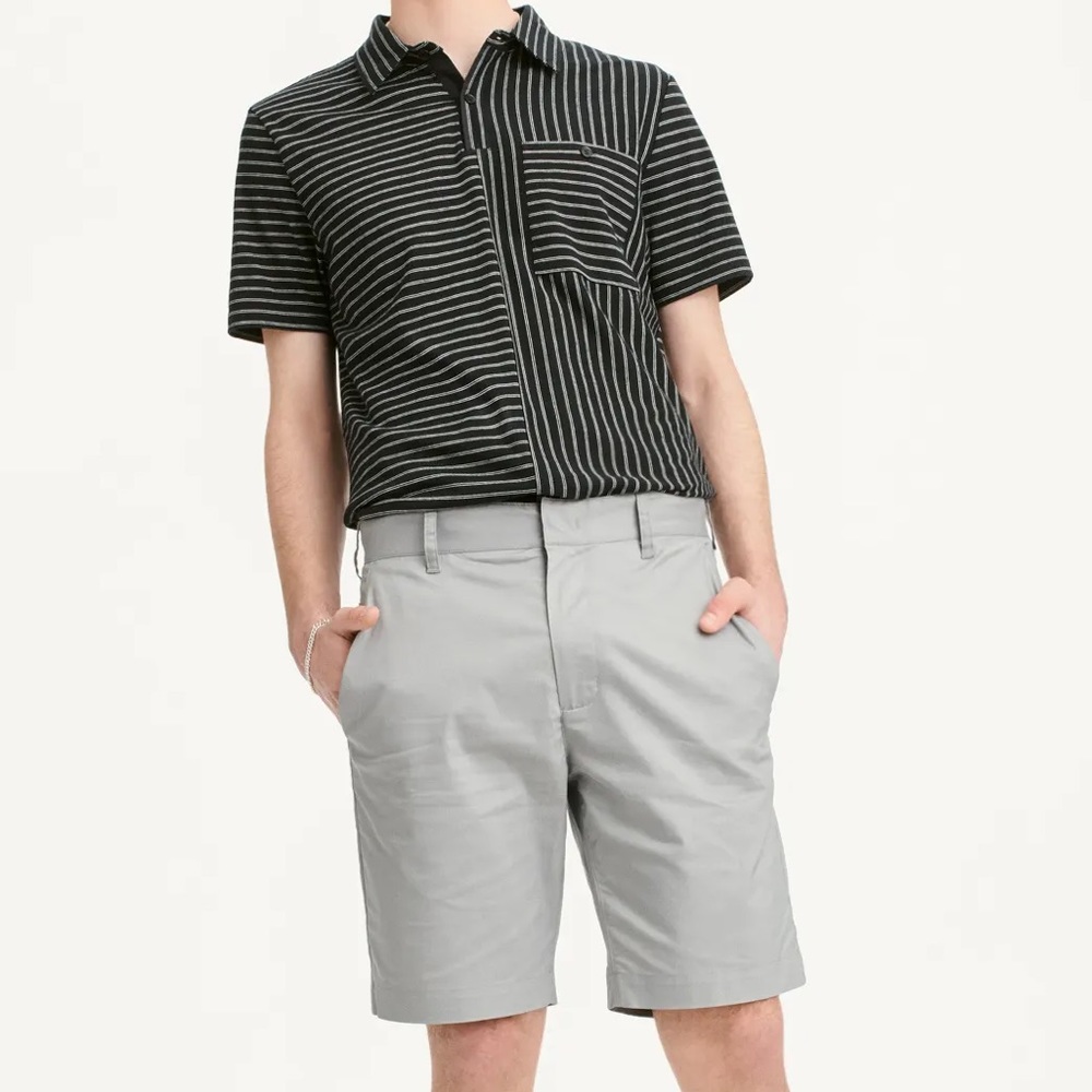 NWOT 32 x 9 DKNY Men’s Grey Shorts